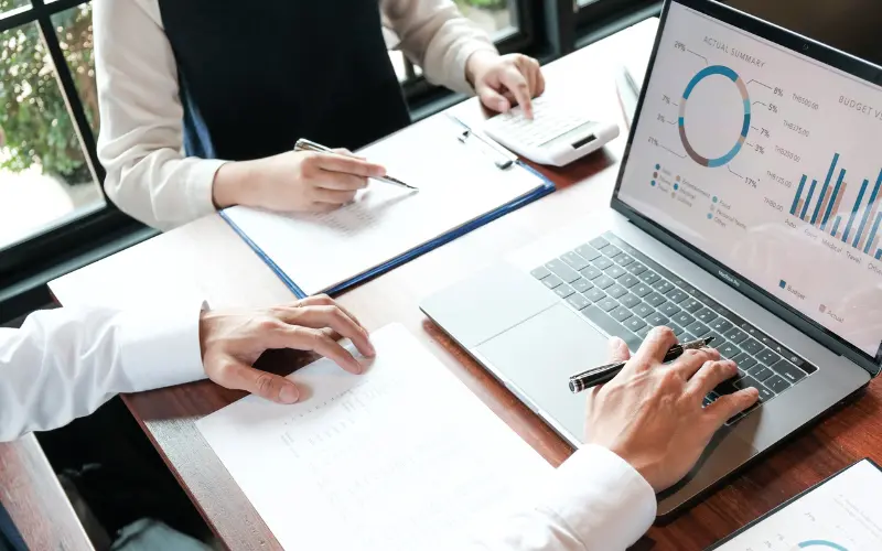 Assumir dívidas estratégicas em momentos-chave